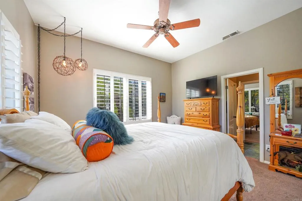 https://cdn.realtyfeed.com/cdn/127/307090264/17f6cd352af1f08190a22f2ff7f9a8a9.webp