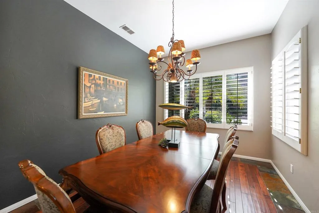 https://cdn.realtyfeed.com/cdn/127/307090264/32bd341c25fe9902c71383834ed4864c.webp