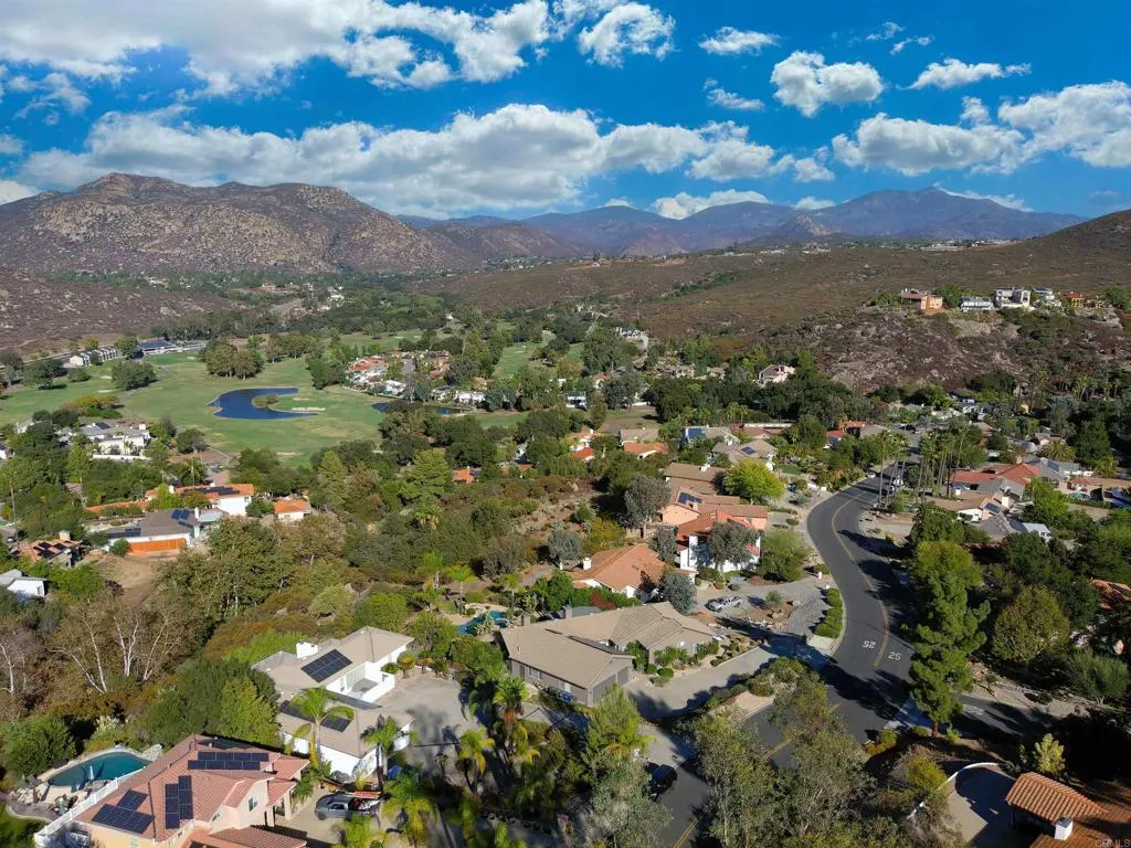 https://cdn.realtyfeed.com/cdn/127/307090264/8cba22a09a4892231ce40afc7d03ac6a.webp