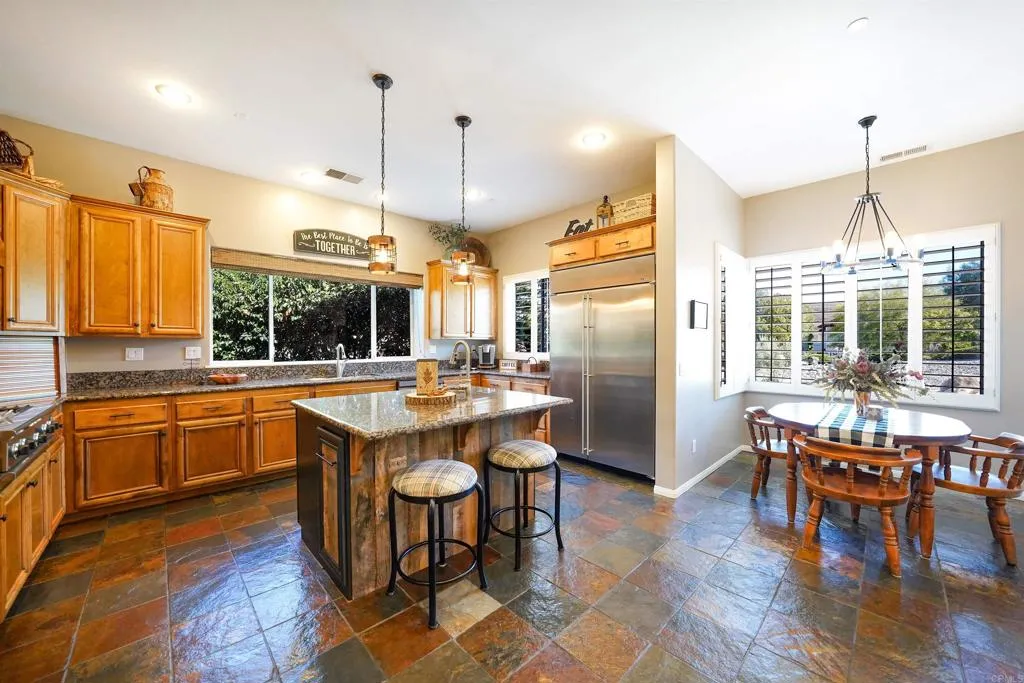 https://cdn.realtyfeed.com/cdn/127/307090264/c8170f87eacb5060fc8be7ae08f3ee64.webp