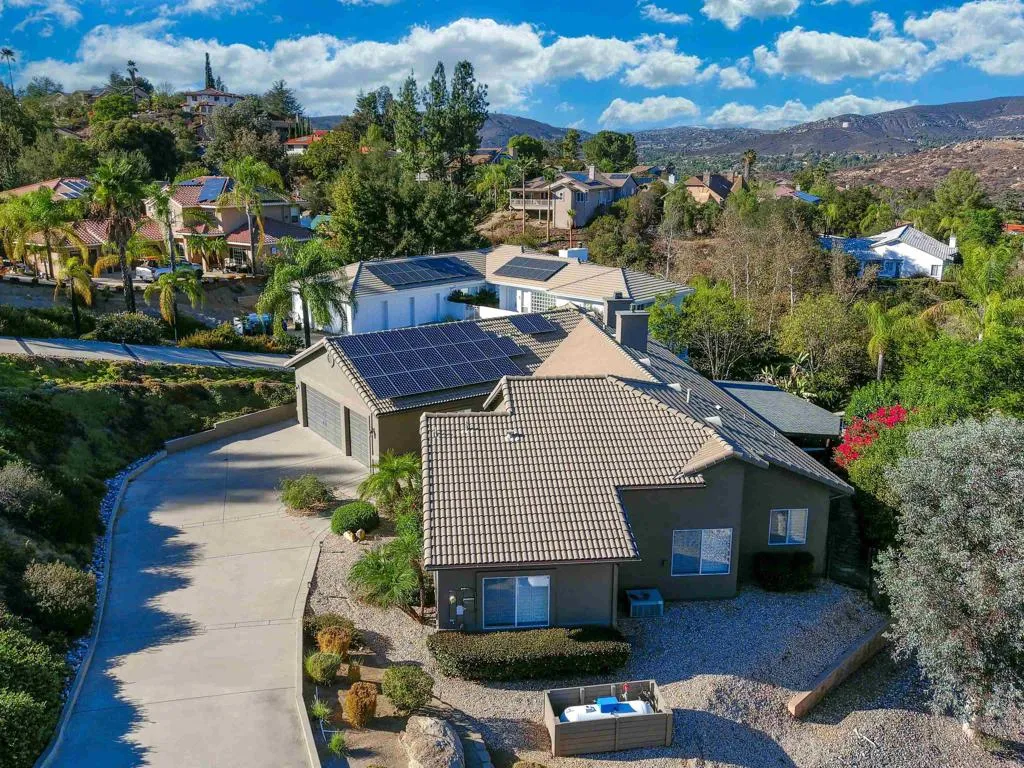 https://cdn.realtyfeed.com/cdn/127/307090264/dd69d03c9647e63213e72cc10ff26fc0.webp