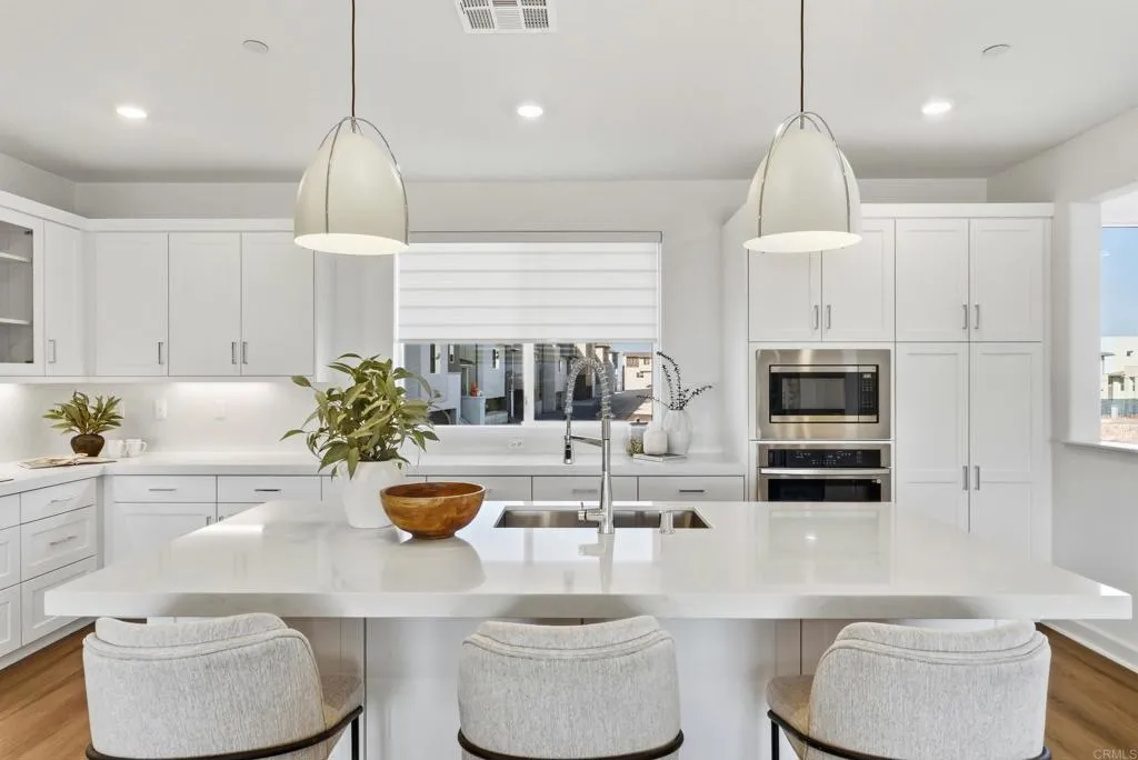 https://cdn.realtyfeed.com/cdn/127/307090382/06effda2821533b01b150aa2d9a0476f.webp