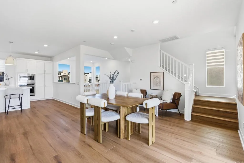 https://cdn.realtyfeed.com/cdn/127/307090382/2eebf39a2bce16317b05620be487e47b.webp
