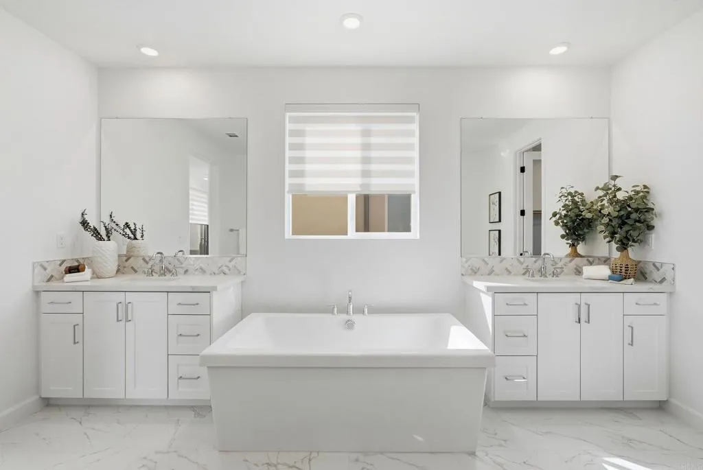 https://cdn.realtyfeed.com/cdn/127/307090382/563a30fe741fa79aa78841cb48bc7227.webp