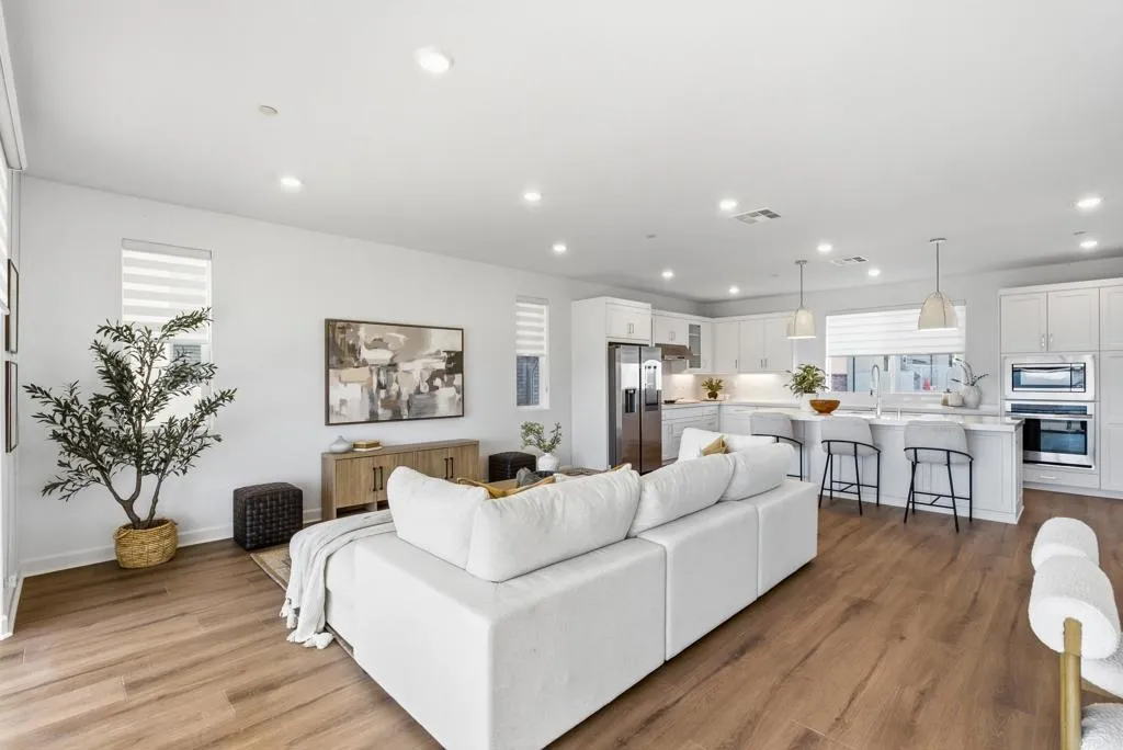 https://cdn.realtyfeed.com/cdn/127/307090382/94f40bd297ecceddf3af9eb418b52d6c.webp