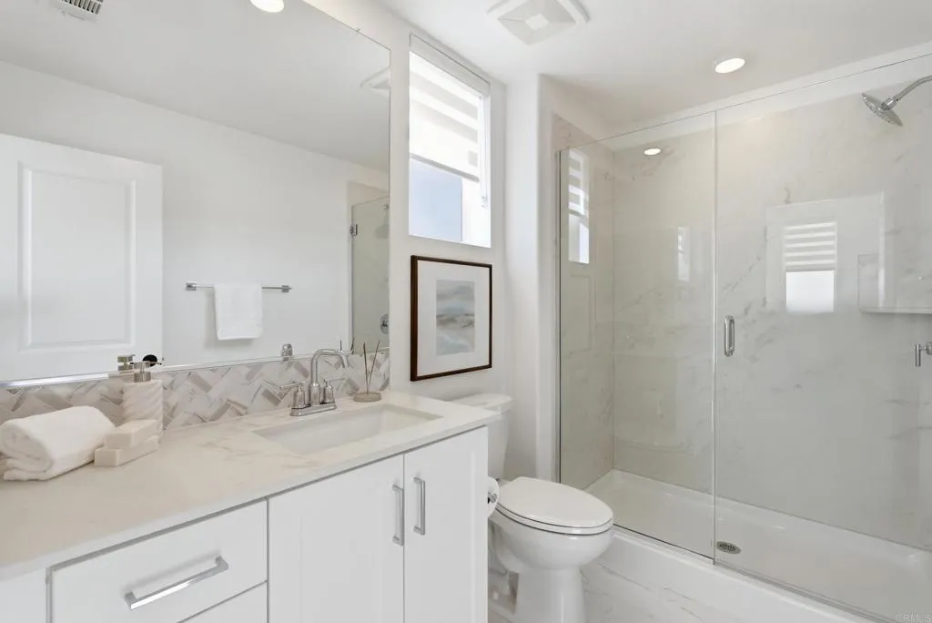 https://cdn.realtyfeed.com/cdn/127/307090382/baa094c3a4b54ca7ba836376042ce1cb.webp