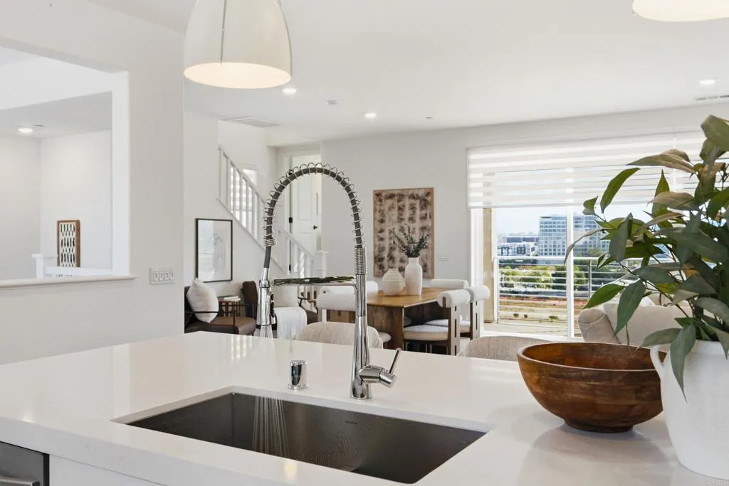 https://cdn.realtyfeed.com/cdn/127/307090382/c7039442ada7c84a27174c9cb901f41b.webp