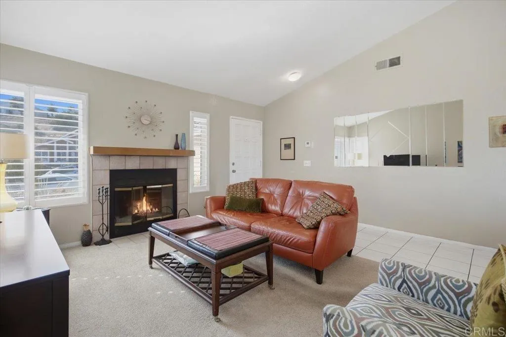 https://cdn.realtyfeed.com/cdn/127/307090446/da6a3ae1d7aa985a823c06afb53484dc.webp