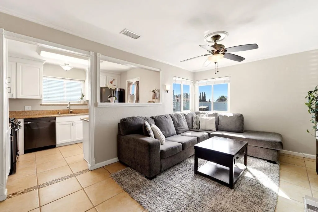 https://cdn.realtyfeed.com/cdn/127/307090461/2443440b733324258f6416ed2be6715d.webp