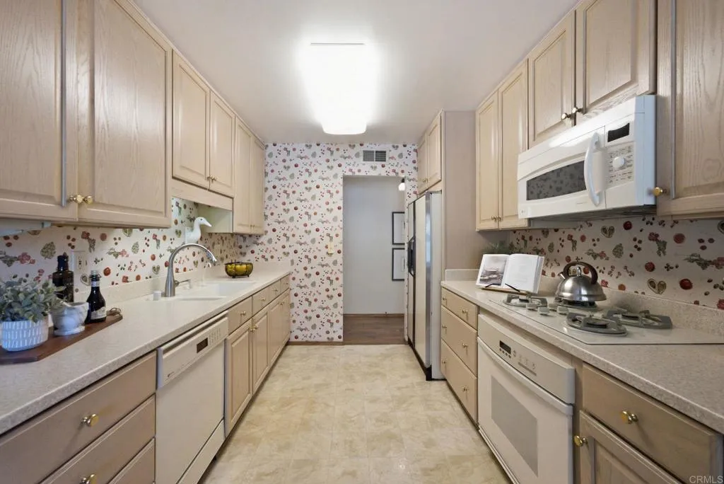 https://cdn.realtyfeed.com/cdn/127/307090525/87839cf5e62270a92c82fcdad1e1d6bd.webp