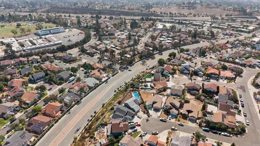 https://cdn.realtyfeed.com/cdn/127/307090599/466862451850117a3a59b306893f5b5f.webp