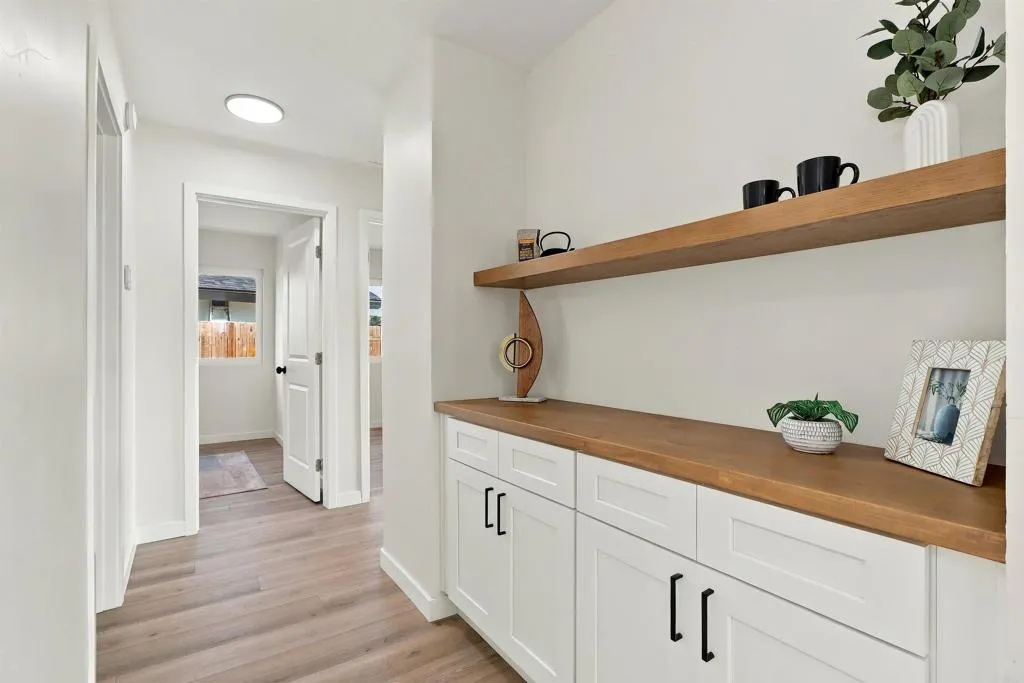 https://cdn.realtyfeed.com/cdn/127/307090599/ced26d9798421deb46966cbe4a00bb3a.webp
