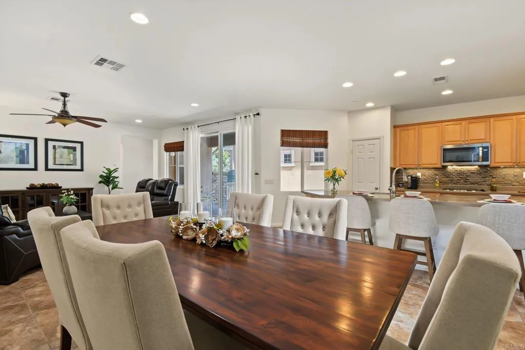 https://cdn.realtyfeed.com/cdn/127/307090609/2f01086fb1636e716d5ffc46bf73e248.webp