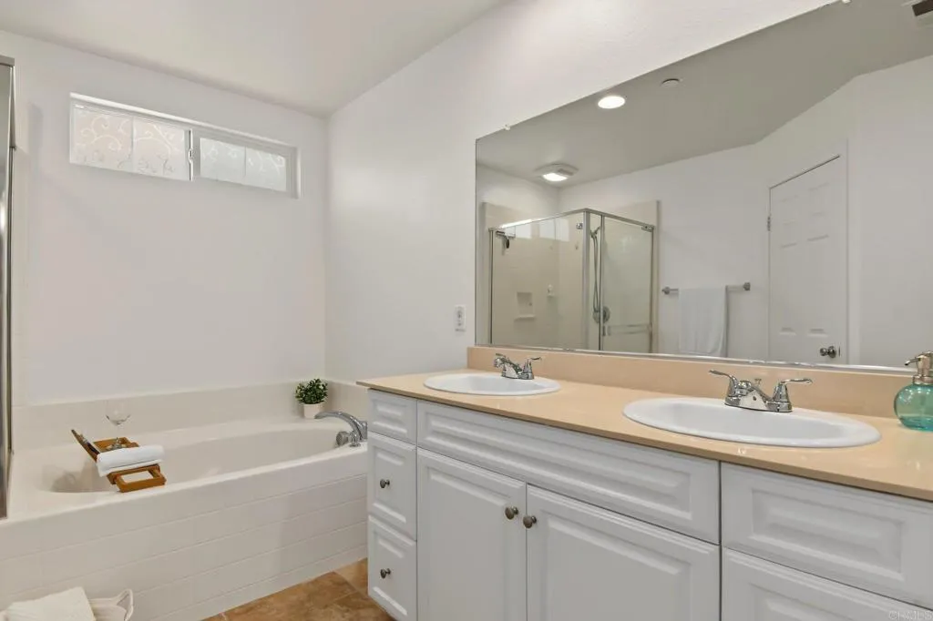 https://cdn.realtyfeed.com/cdn/127/307090609/665126fa69cb63f44e5e448e931eea3f.webp