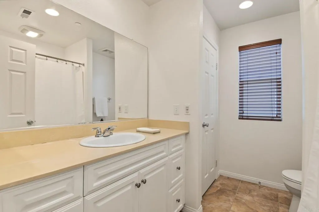 https://cdn.realtyfeed.com/cdn/127/307090609/af882a4ffc9c57337f59d8c77ca8354a.webp