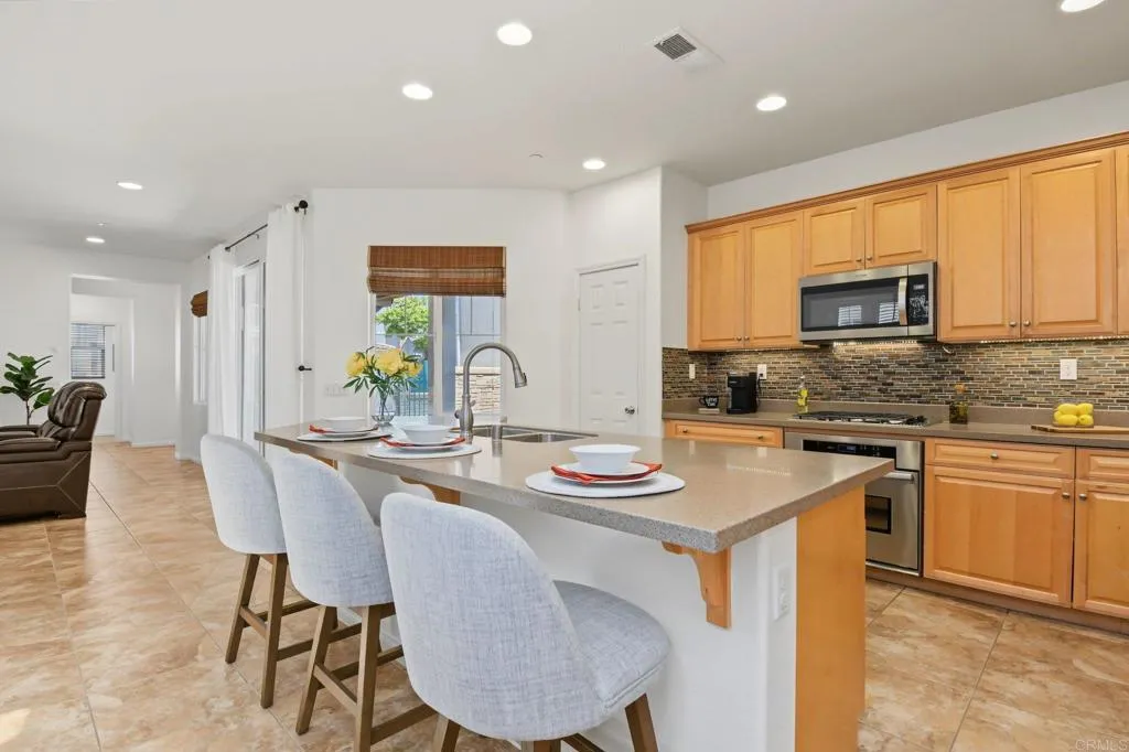 https://cdn.realtyfeed.com/cdn/127/307090609/edf4ed3331560df85272bcaacba9701d.webp