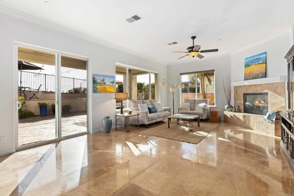 https://cdn.realtyfeed.com/cdn/127/307090628/2f1d8e33c103a2f7e1b785a0cfac63cb.webp