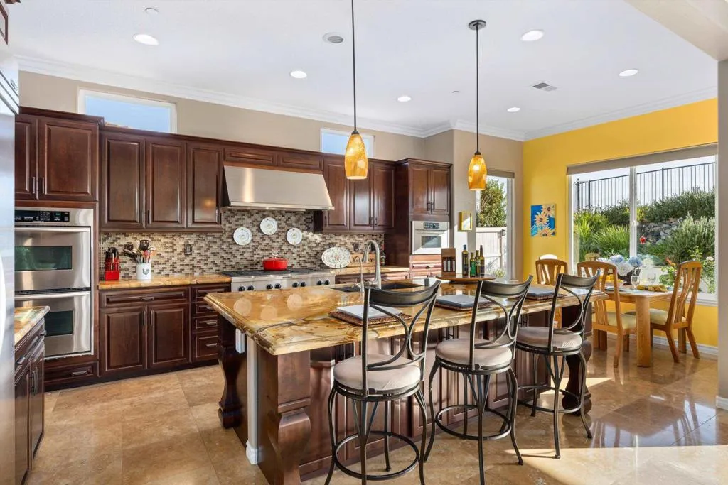 https://cdn.realtyfeed.com/cdn/127/307090628/828ff7e68d7dafb73d49fe56241b8024.webp