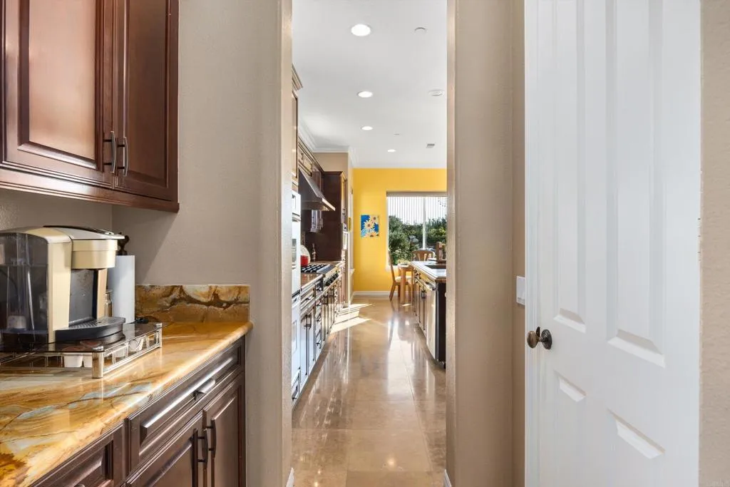https://cdn.realtyfeed.com/cdn/127/307090628/c0f9e1f0938c5a2d3d55e7175cf067a1.webp