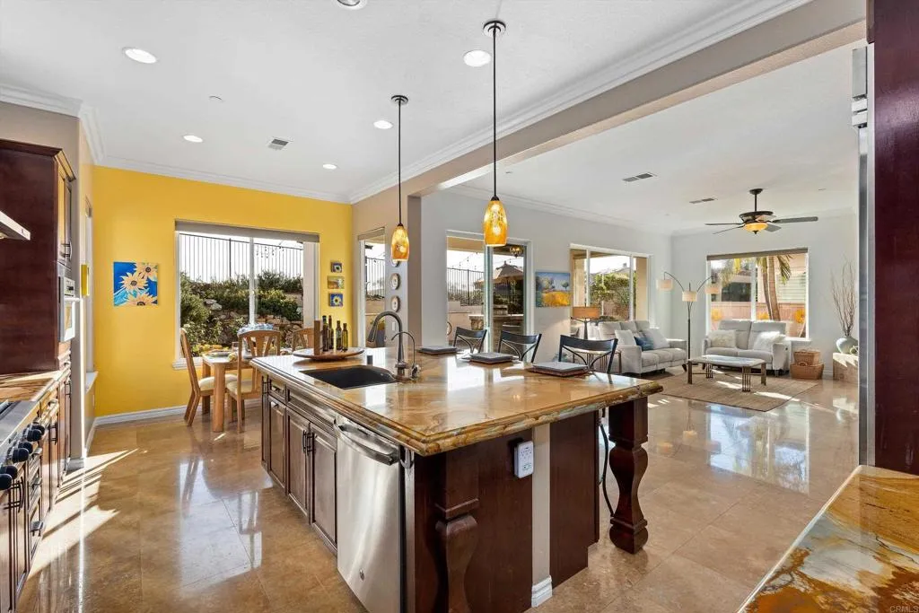 https://cdn.realtyfeed.com/cdn/127/307090628/dcd5a6dd86b981e04d8c019c261b937c.webp
