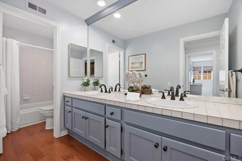 https://cdn.realtyfeed.com/cdn/127/307090636/9ce714d7a2b48c02c574bb441d2b0d4a.webp