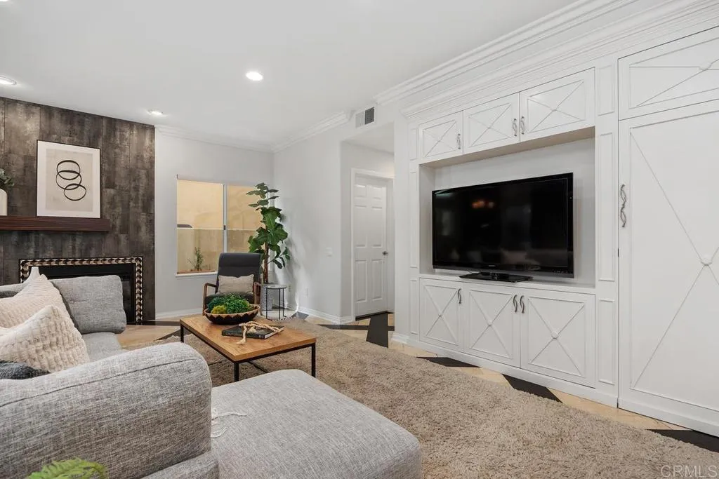 https://cdn.realtyfeed.com/cdn/127/307090636/bf432dde2023ef01781158a4b270c629.webp