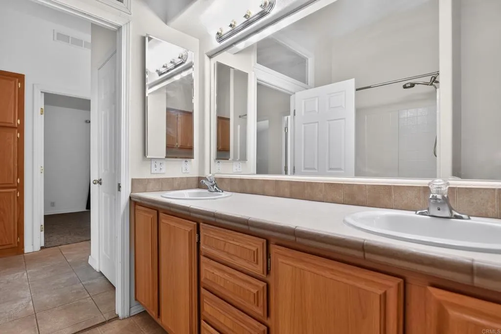 https://cdn.realtyfeed.com/cdn/127/307090686/c9b3045b403a36b841b6c545af8d21f9.webp
