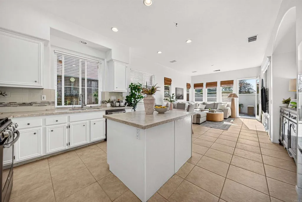 https://cdn.realtyfeed.com/cdn/127/307090862/11519dd795c31260c598755191894a2f.webp