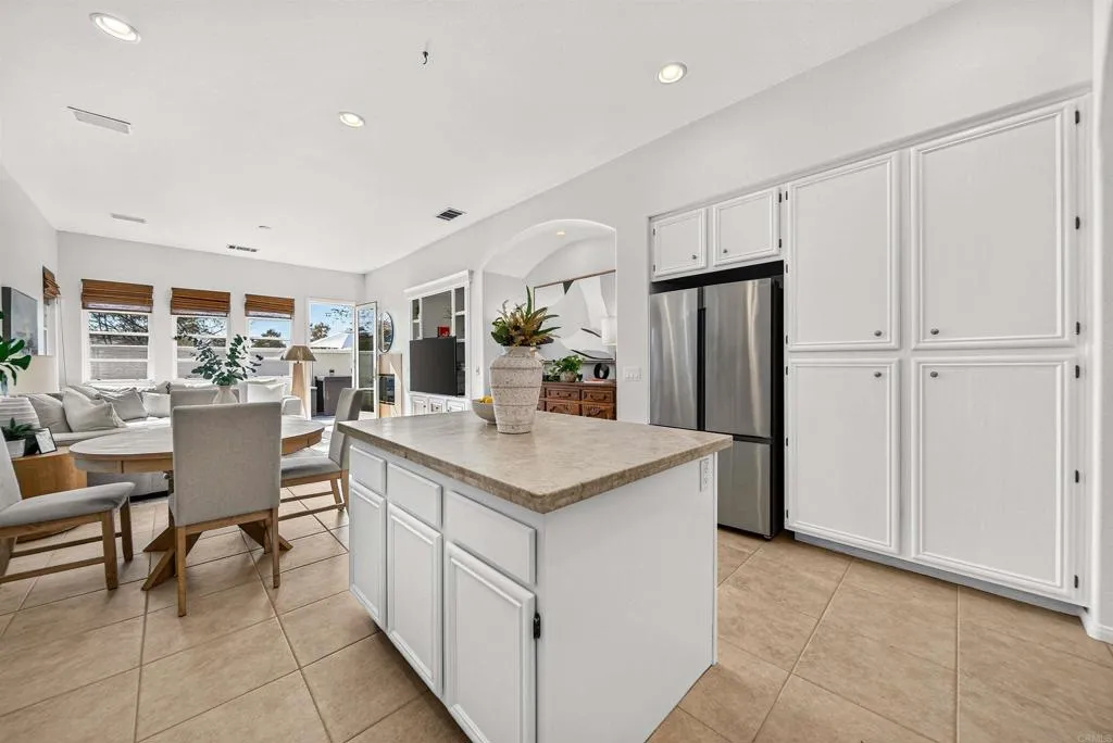 https://cdn.realtyfeed.com/cdn/127/307090862/36aafc39e0af0e59a3d43a9deb531db2.webp