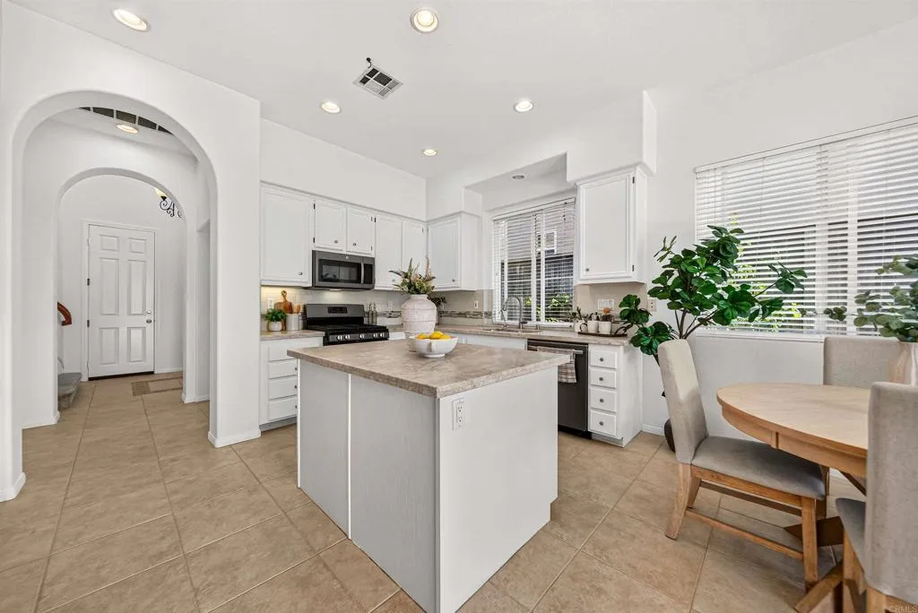 https://cdn.realtyfeed.com/cdn/127/307090862/a95ec4941e5a29b290c4e83d30e79582.webp