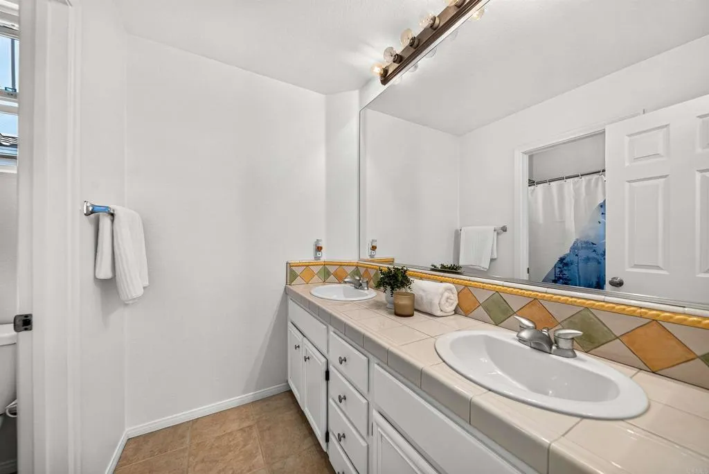 https://cdn.realtyfeed.com/cdn/127/307090862/f4de34c4c0d5945f125db3ab0a59e504.webp