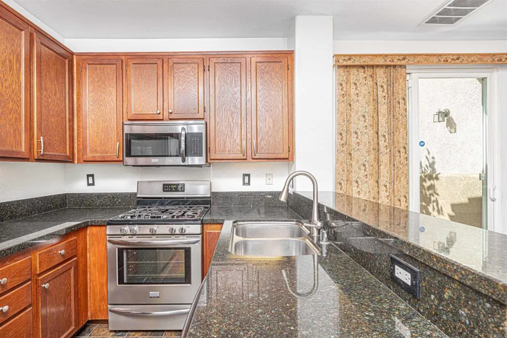 https://cdn.realtyfeed.com/cdn/127/307090865/439c2f9aa96d256101991a106d81d1f4.webp