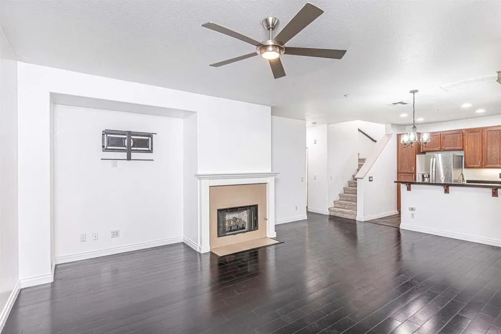 https://cdn.realtyfeed.com/cdn/127/307090865/62ca13899300590be76a7830917712ac.webp