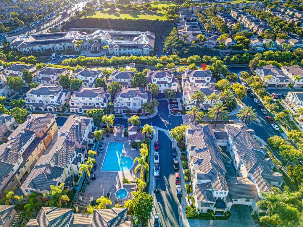 https://cdn.realtyfeed.com/cdn/127/307090865/984ee75326af094975eacce8535d43cb.webp