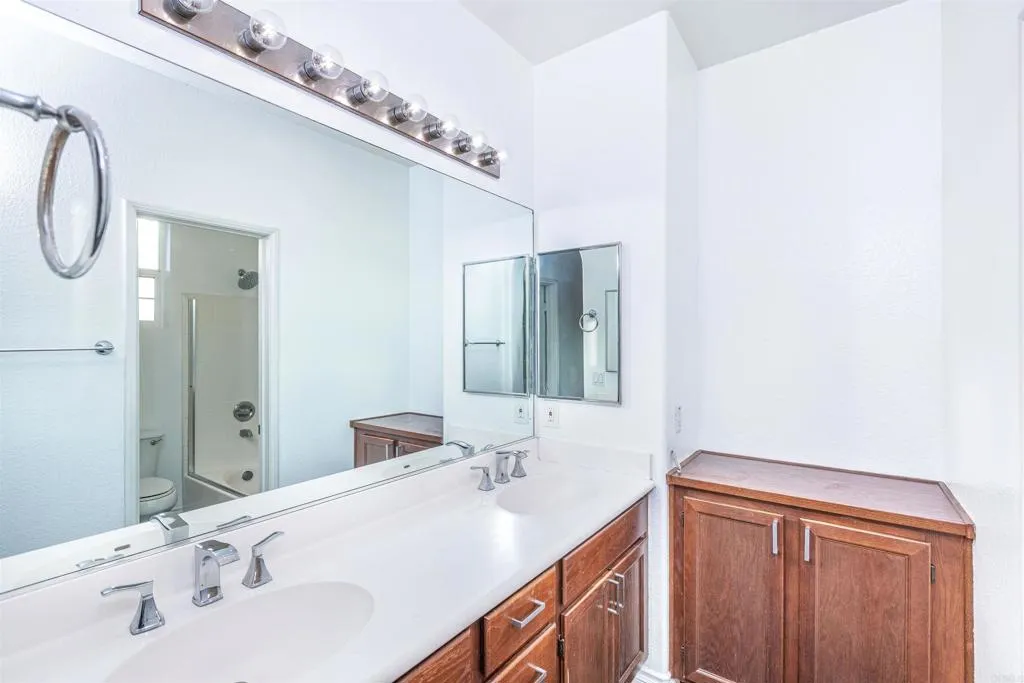 https://cdn.realtyfeed.com/cdn/127/307090865/b51e0c6f3ae5d49f8302ddb5a8c02e26.webp
