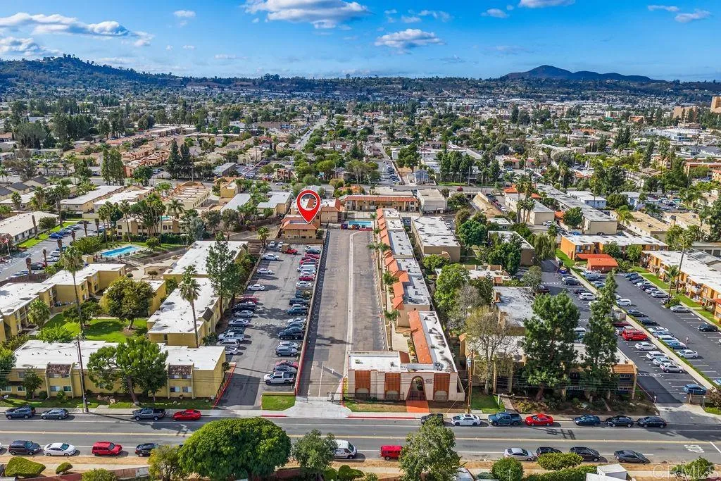 https://cdn.realtyfeed.com/cdn/127/307090871/27bc79d71bd7f5e1936945c7b75066a5.webp