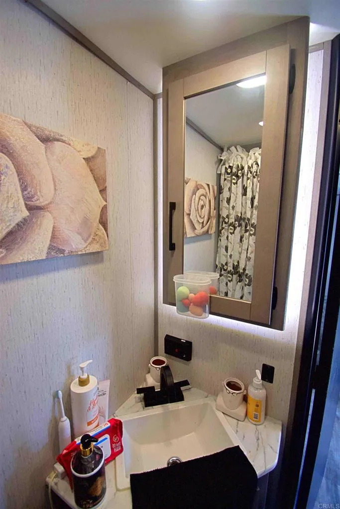 https://cdn.realtyfeed.com/cdn/127/307091080/1f9251cd727346df9ebd2db58714356c.webp