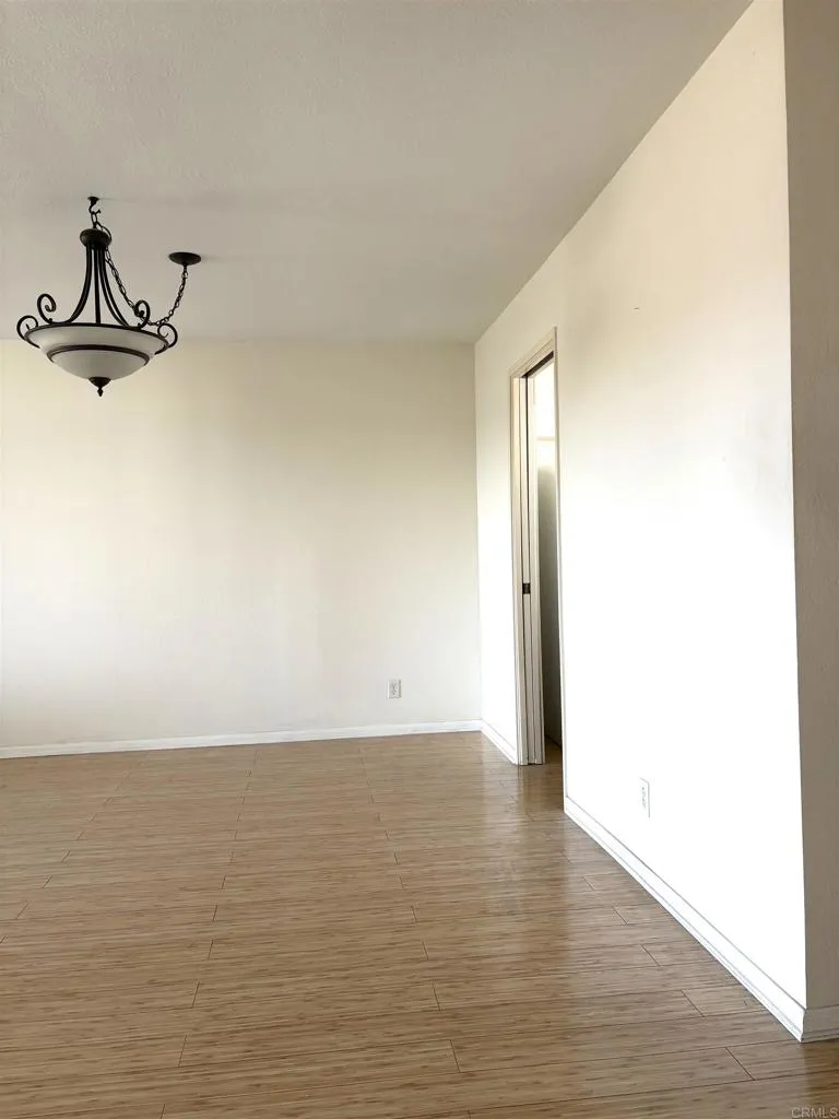 https://cdn.realtyfeed.com/cdn/127/307091272/a97784a05442d3c92354cf8b2e0144a6.webp