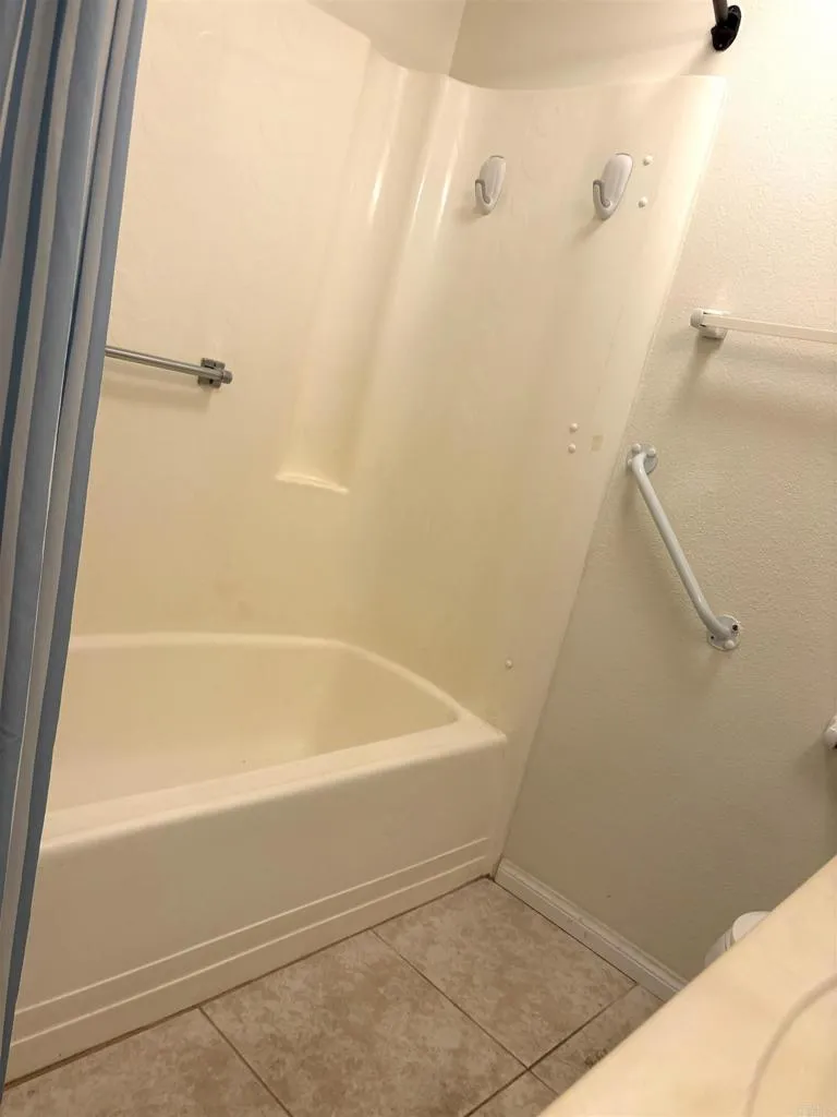https://cdn.realtyfeed.com/cdn/127/307091272/dca1ae9f39e3199590e222e292d0869c.webp