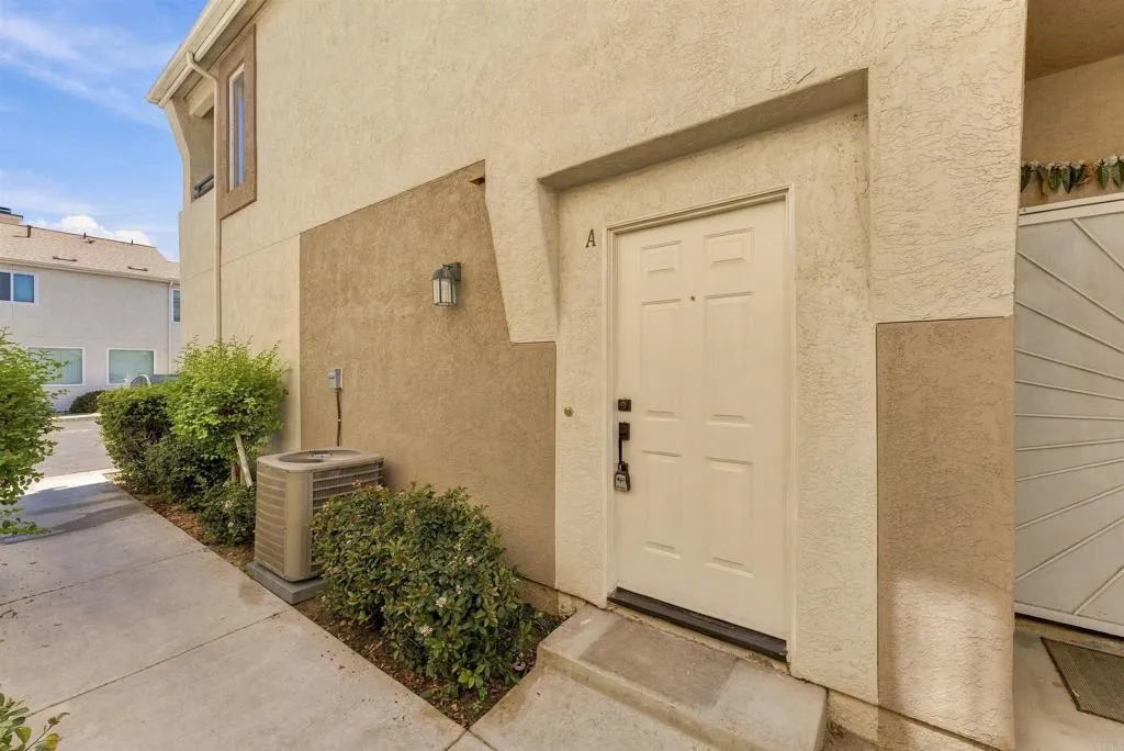 https://cdn.realtyfeed.com/cdn/127/307091445/49f2306f3aee6146d86c5c7f94995ff8.webp