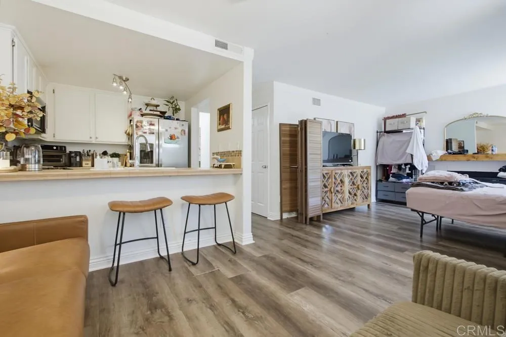 https://cdn.realtyfeed.com/cdn/127/307091472/3277ae1f89f244eef2fc7cad22398163.webp