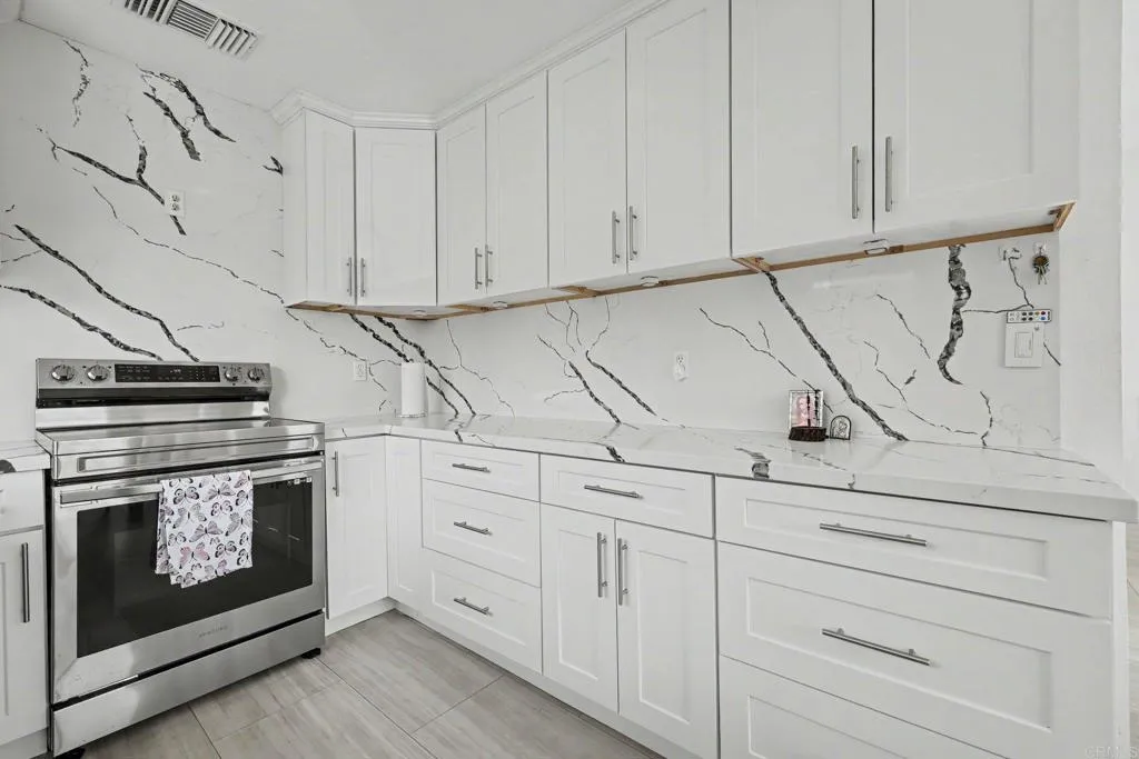 https://cdn.realtyfeed.com/cdn/127/307091476/2d718b47bd286959a2ec77bdaf8d2871.webp