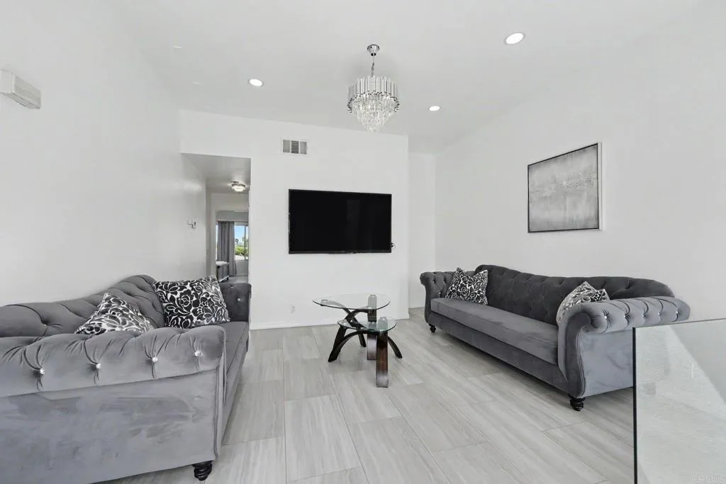 https://cdn.realtyfeed.com/cdn/127/307091476/8b6d16a695aa81d407bb254437bcf73d.webp