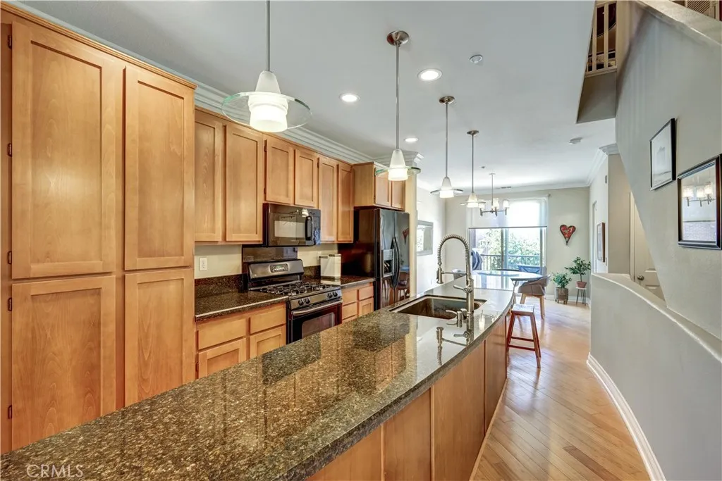 https://cdn.realtyfeed.com/cdn/127/307091555/868f44cda1764e7fb707608b5f01120f.webp