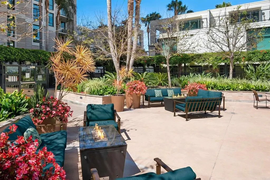 https://cdn.realtyfeed.com/cdn/127/307091604/ae27f6b96709f9ecef05311bf7f79244.webp