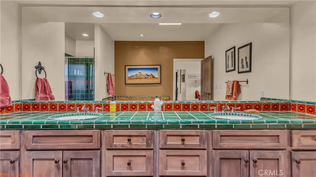 https://cdn.realtyfeed.com/cdn/127/307091641/1986637390428897fd18d5b86279d5f1.webp