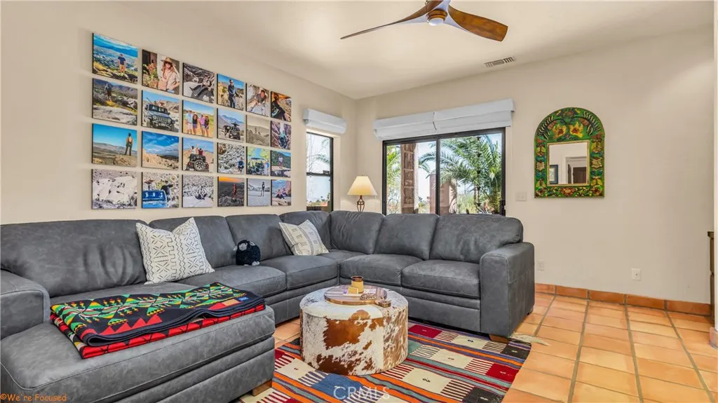 https://cdn.realtyfeed.com/cdn/127/307091641/3b4fc4cdd7faa6f252432f6ab9e714d5.webp