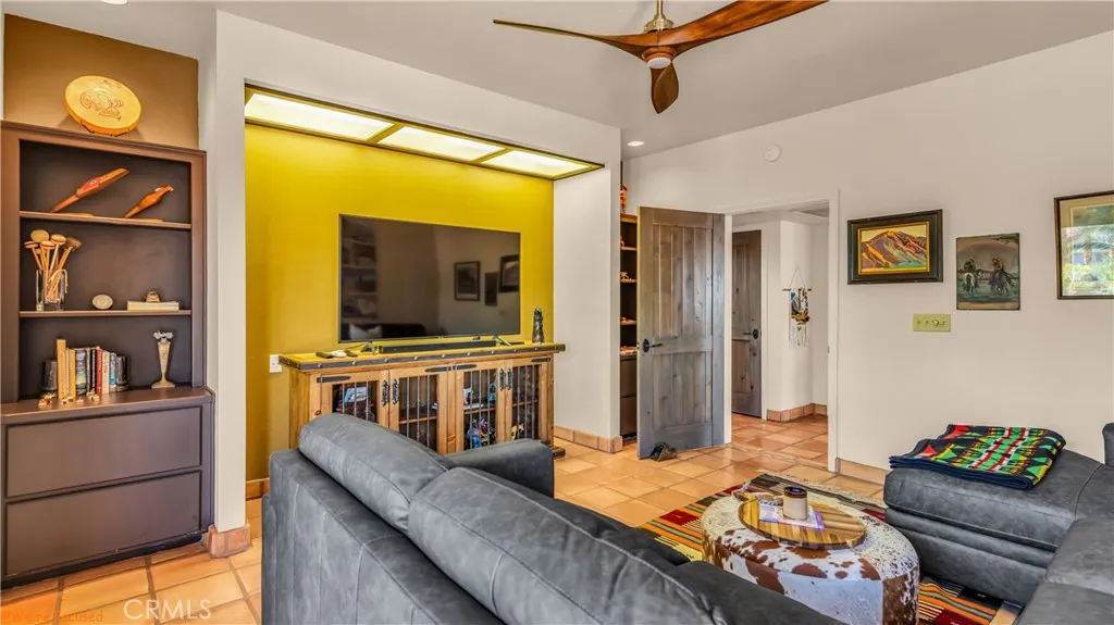 https://cdn.realtyfeed.com/cdn/127/307091641/913d1338b2635f24889fe980a5f31c3b.webp