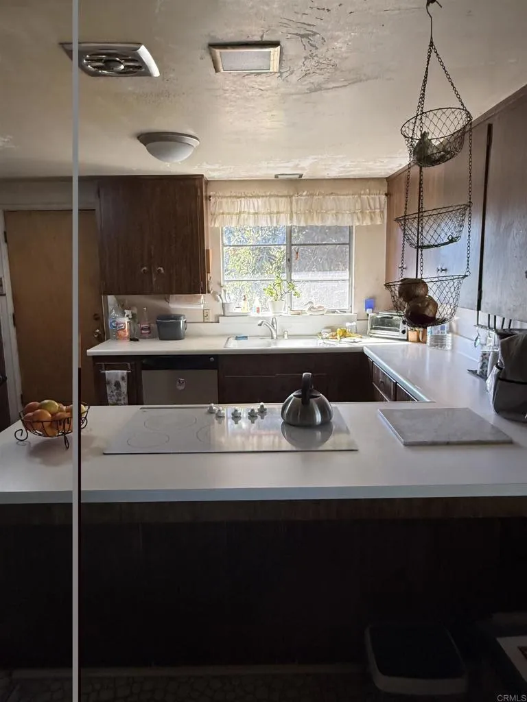 https://cdn.realtyfeed.com/cdn/127/307091822/0d0930d0107b77c52e9acaa0103c2492.webp