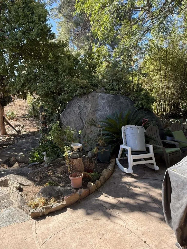 https://cdn.realtyfeed.com/cdn/127/307091822/cf7c6e6ed0651613e1733e3accbc52e1.webp